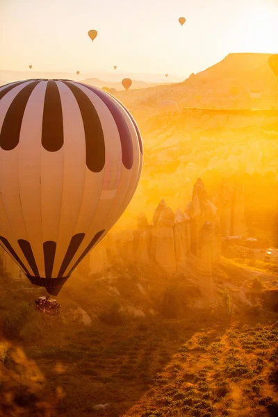 Gorgeous Sunrise Scenery Hot Air Balloons Flying Love Valley Rock — Stock Photo, Image