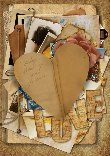 Fundo vintage com coração de papel — Fotografia de Stock
