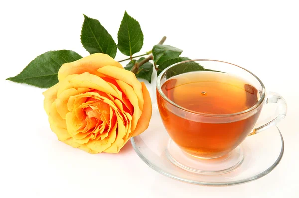 Cup with tea and roses — Stock Photo, Image