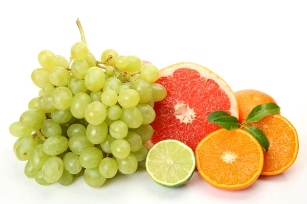 Frutas maduras para uma alimentação saudável — Fotografia de Stock