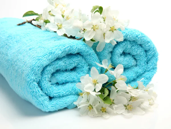 Asciugamano e fiori — Foto Stock