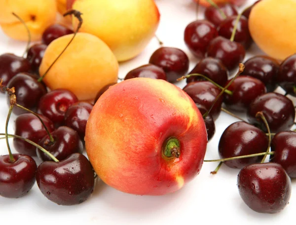 Свежие фрукты — стоковое фото
