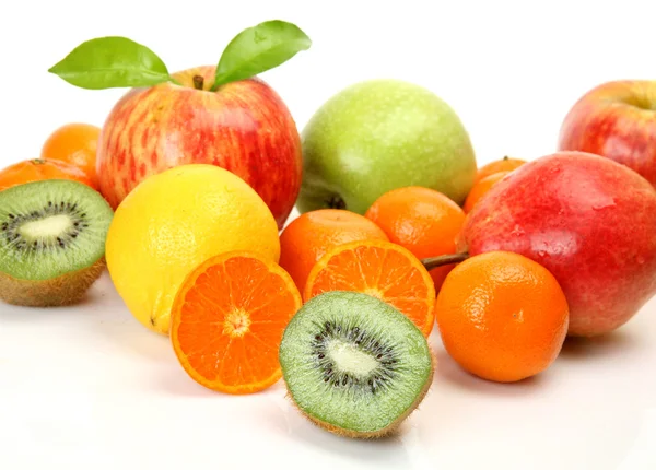 熟した果実の健康的なフィード — ストック写真
