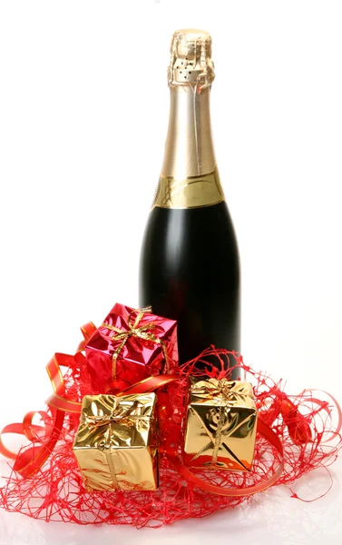 Champagne et cadeaux — Photo