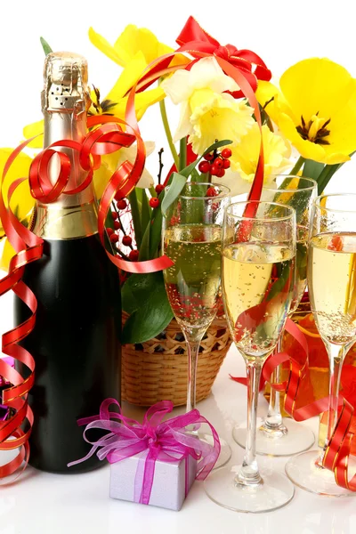 Champagne och gåvor — Stockfoto
