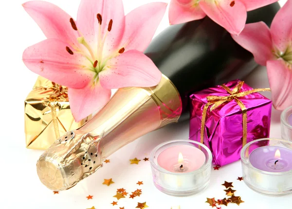 Champagne och rosa liljor — Stockfoto