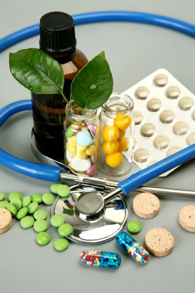 Tablets for treatment of illness — Stock Photo, Image