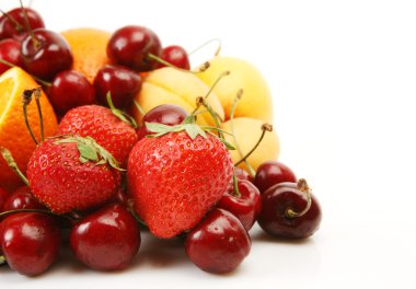 Olgun meyve ve çilek