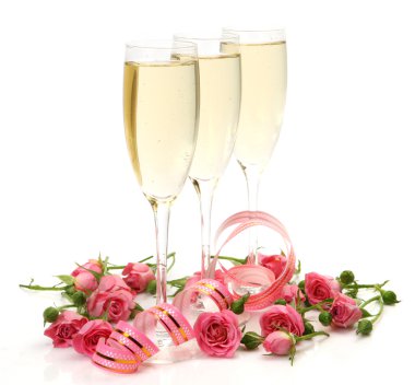 Şampanya ve pembe güller