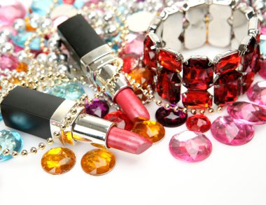 Dekoratif kozmetik ve süs eşyaları