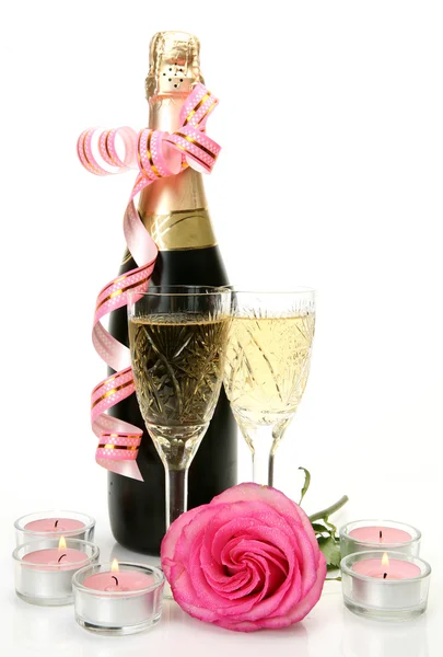 Champagner und Blumen — Stockfoto
