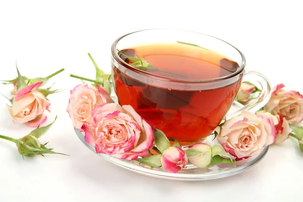 Tea and pink roses — Stock Photo, Image