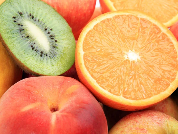 Frutas maduras para uma alimentação saudável — Fotografia de Stock