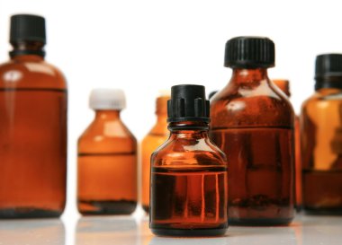 Hastalığın tedavisi için şişe.