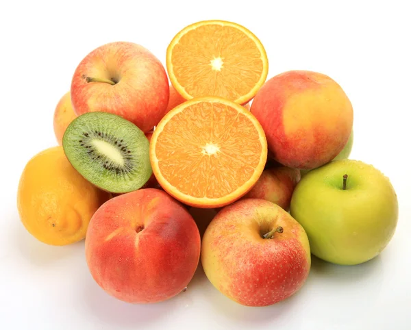 Спелые фрукты для здорового питания — стоковое фото