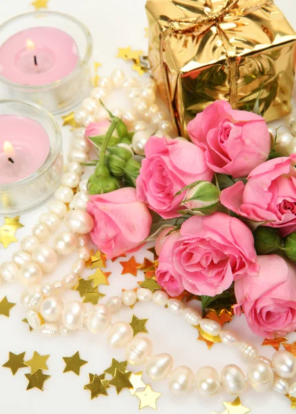 Gifts and roses — Stock Photo, Image