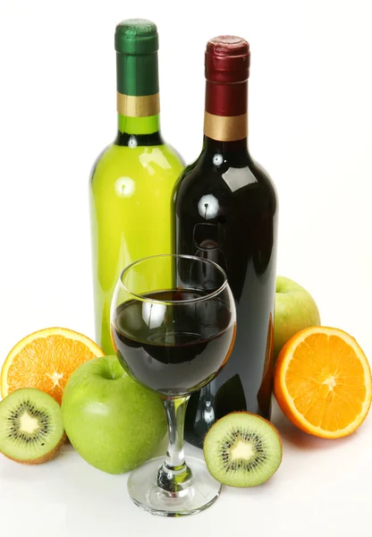 Frutas maduras y vino — Foto de Stock