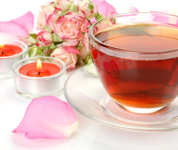 Tea és Rózsaszirmok — Stock Fotó
