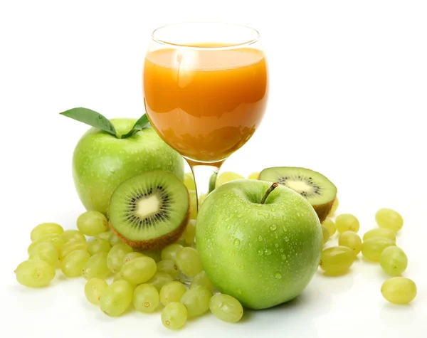 Frutas maduras e sumo — Fotografia de Stock