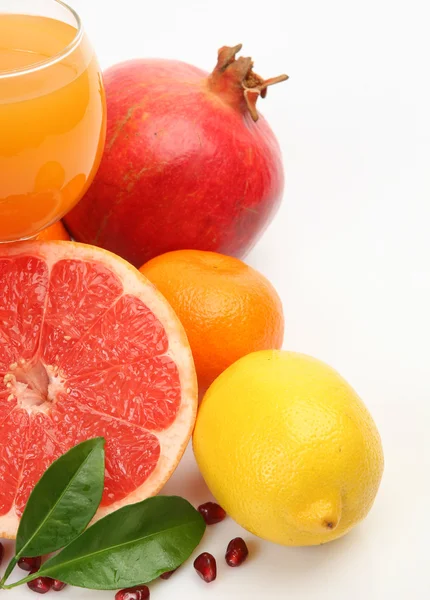 Érett gyümölcs és gyümölcslé — Stock Fotó