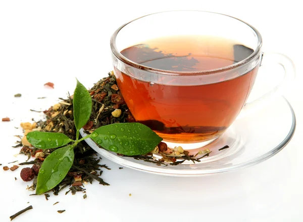 Tea and green leaf — Stock Photo, Image