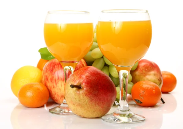 Mogen frukt och juice — Stockfoto