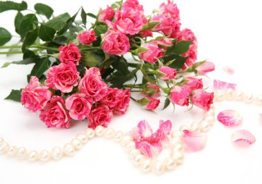 pembe güller ve inciler