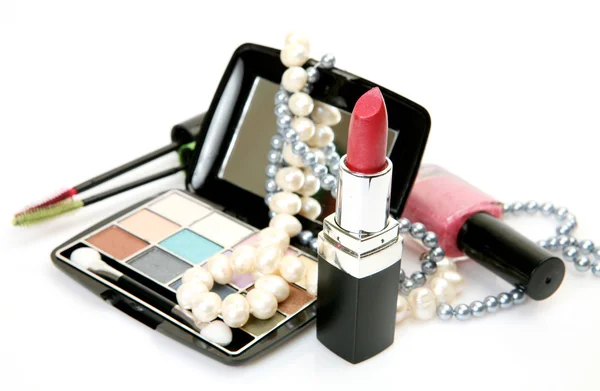 Decorative cosmetics and pearls — Stock Photo, Image