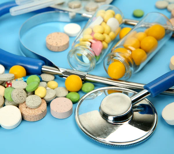Tablets for treatment of illness — Stock Photo, Image