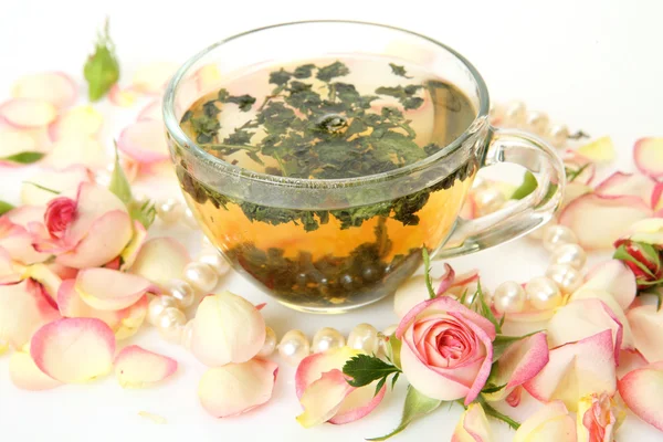 Tea and roses — Stock Photo, Image