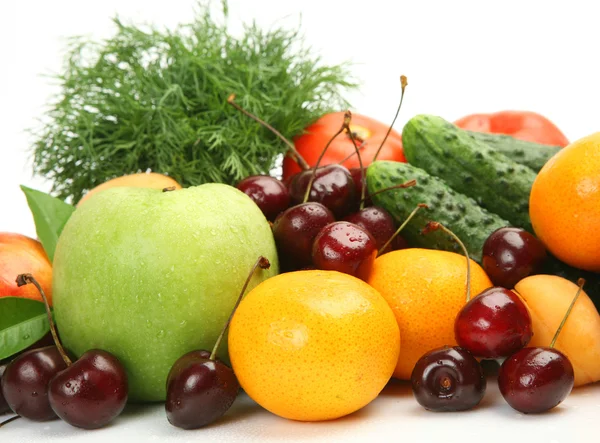 Frutas, legumes e bagas maduras — Fotografia de Stock