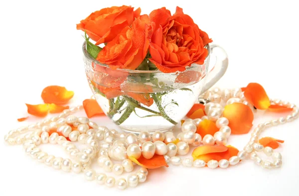 Róże i perły — Zdjęcie stockowe