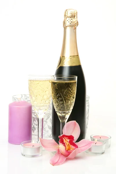 Champagner und Blumen — Stockfoto