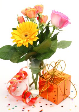 güzel güller ve hediye