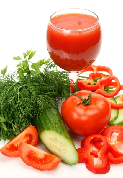 Färska grönsaker och juice — Stockfoto