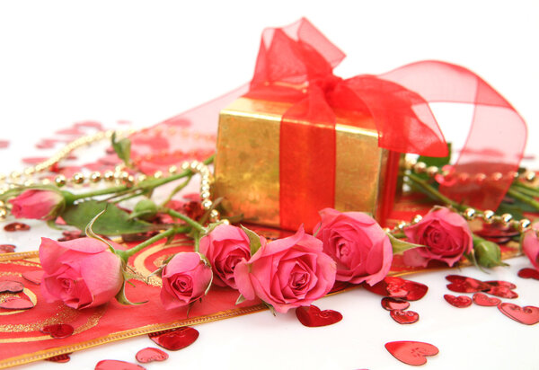 Подарок и розы
