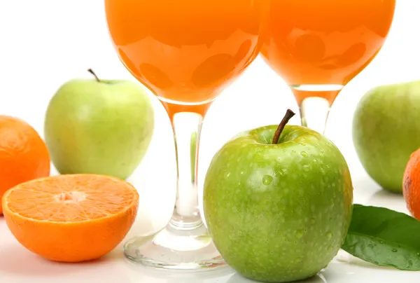 Frisches Obst und Saft — Stockfoto