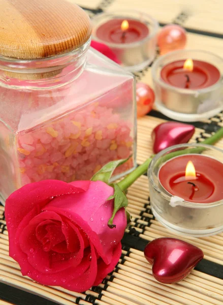 Sea salt and rose — Stock Photo, Image