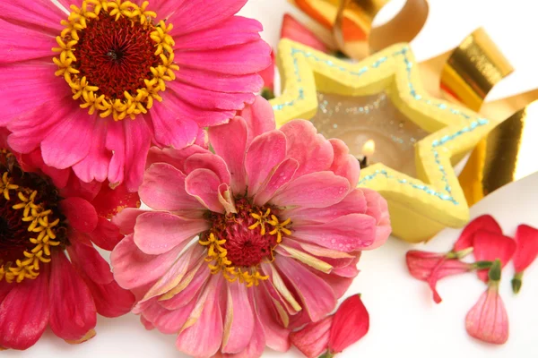 Fine flowers and candle — Stock Photo, Image