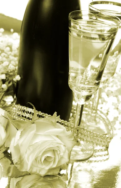 Champagne och rosor — Stockfoto