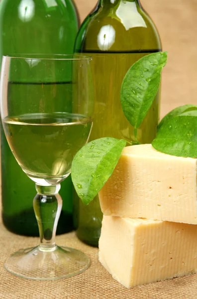 Wein und Käse — Stockfoto