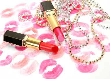 Dekoratif kozmetik ve dudak izleri