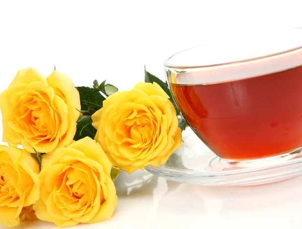 Tea and yellow roses — Stock Photo, Image