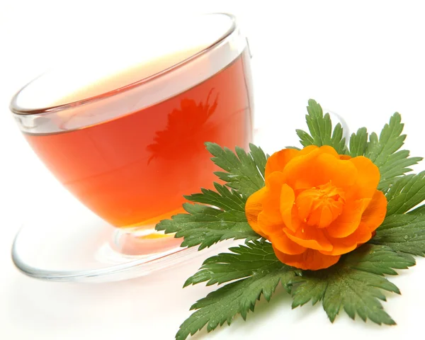 Чай и цветы — стоковое фото