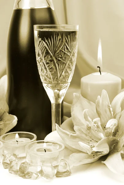 Шампанське і свічки — стокове фото