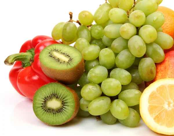 Reifes Gemüse und Obst — Stockfoto