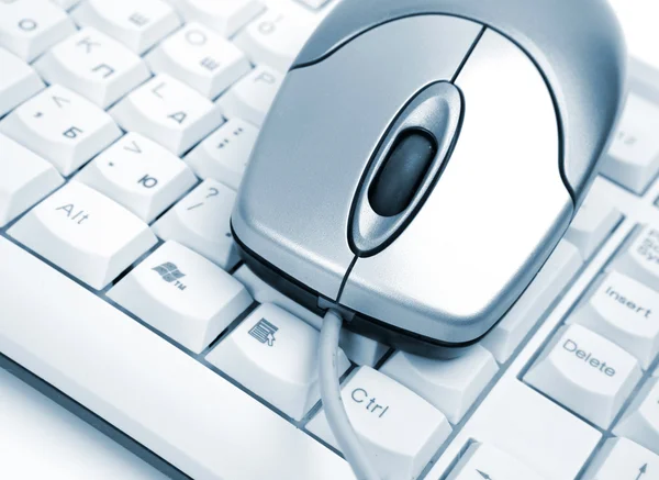 Клавіатура і комп'ютерна миша — стокове фото