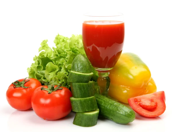 Färska grönsaker och juice — Stockfoto