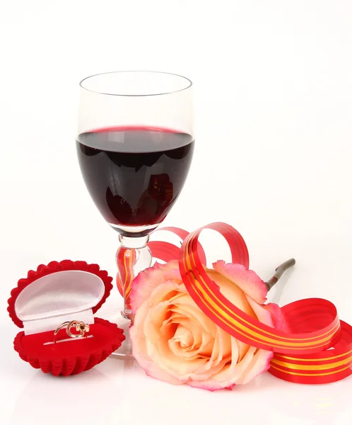 Wine and ring — Stock Photo, Image