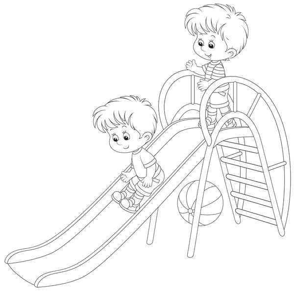 Slayt üzerindeki küçük çocuklar